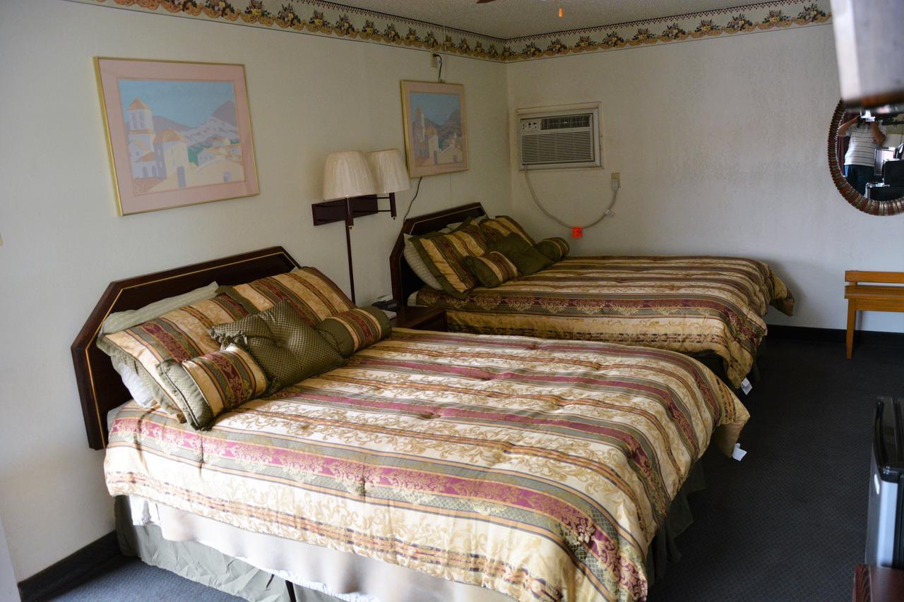 Budget Inn Of Brownfield Extérieur photo